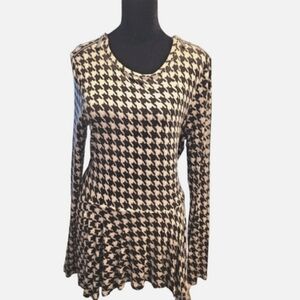 MICHAEL Michael Kors Black and White Knit Top Size Medium